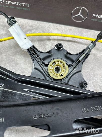 Стеклоподъемник передний левый Mercedes-Benz