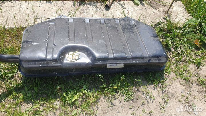 Топливный бак 21213