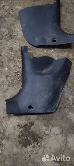 Обшивка передней стойки левая/правая Пассат б5+