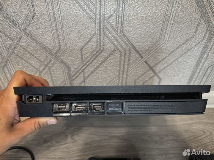 Sony playstation 4 slim