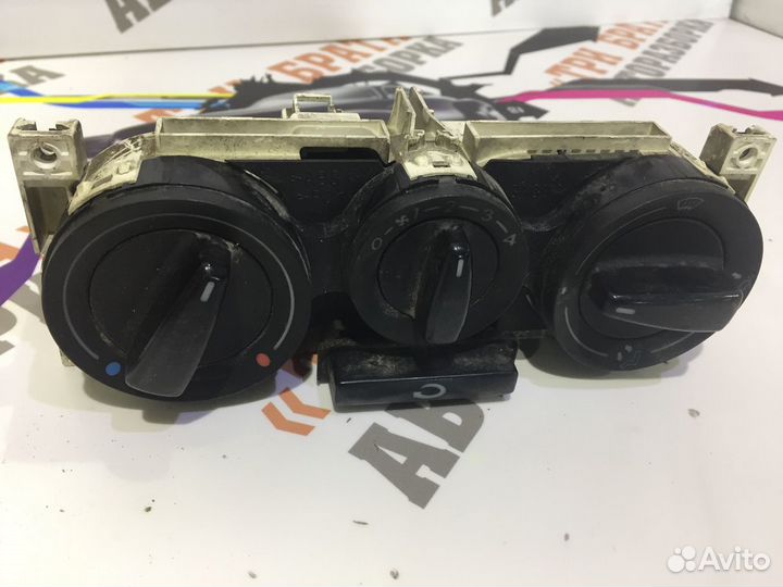 Шкода Октавия Блок управления климат-контролем