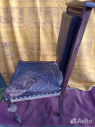 Антикварный стул