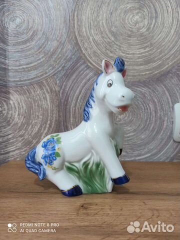 Статуэтка фарфор, лошадка