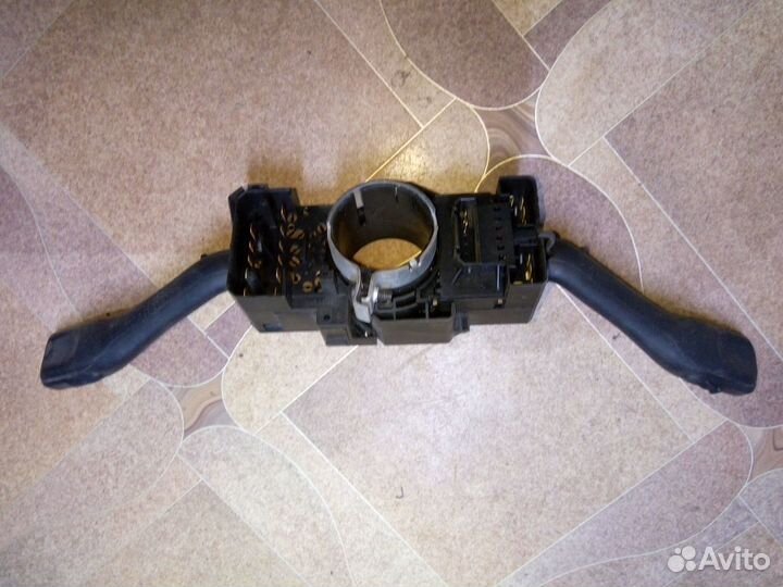 Переключатель поворотов подрулевой VW passat (B5)