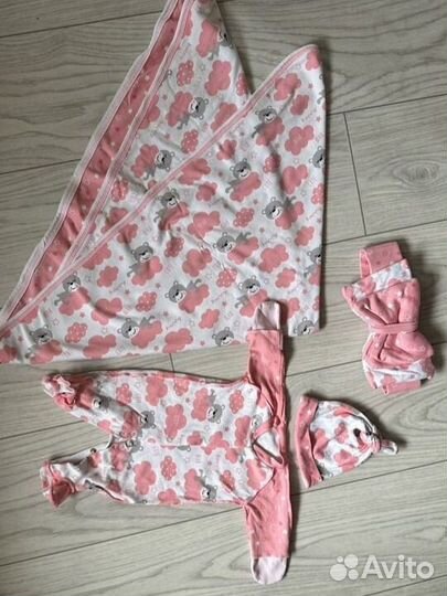 Комплект на выписку для девочки