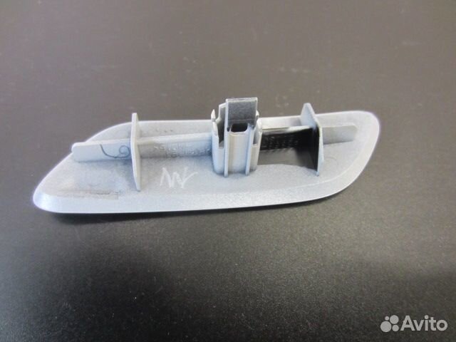 Крышка омывателя фары правая Lexus LS 2018-2021