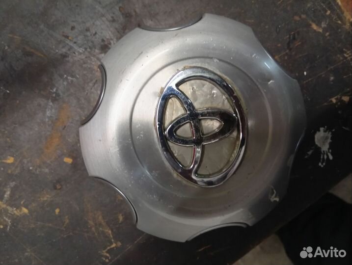 Колпаки на литые диски toyota