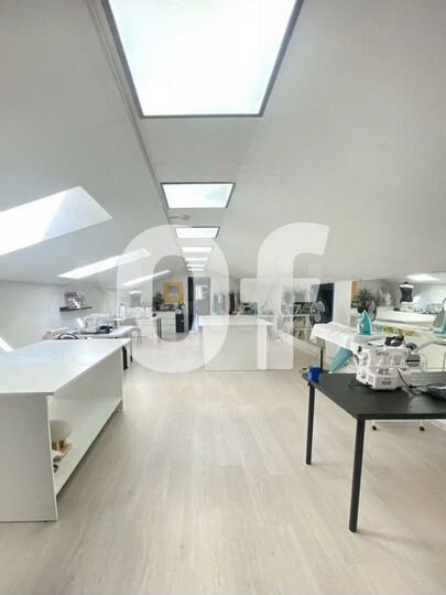 Продам здание, 1090 м²