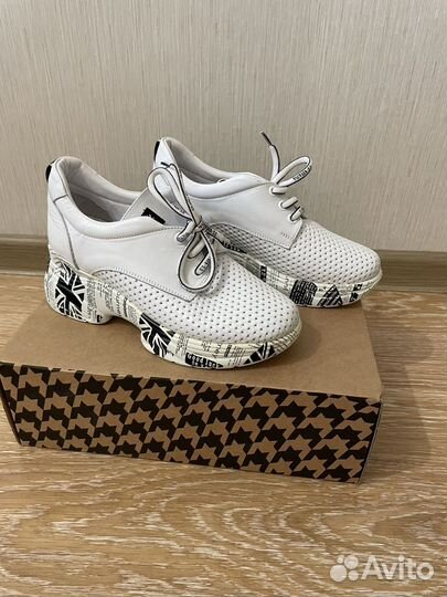 Кроссовки женские кожа 36