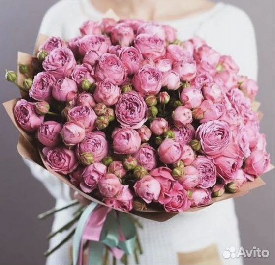 Пионовидная кустовая роза