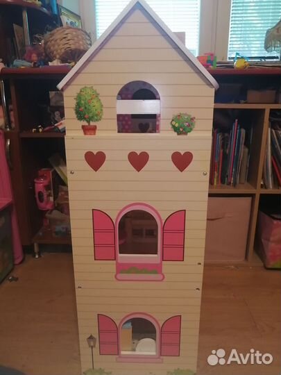 Большой кукольный домик