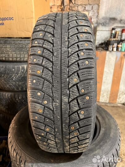 Gislaved Nord Frost 5 235/65 R17