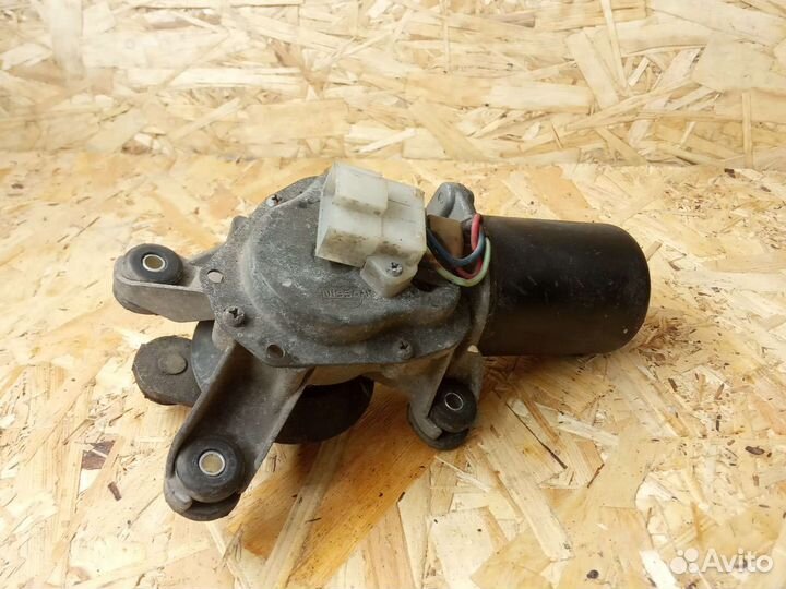 Моторчик переднего дворника Nissan Primera P11