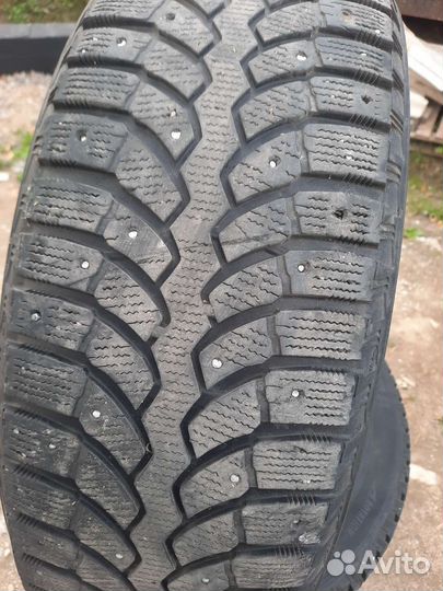 Bridgestone Blizzak Spike-01 225/65 R17