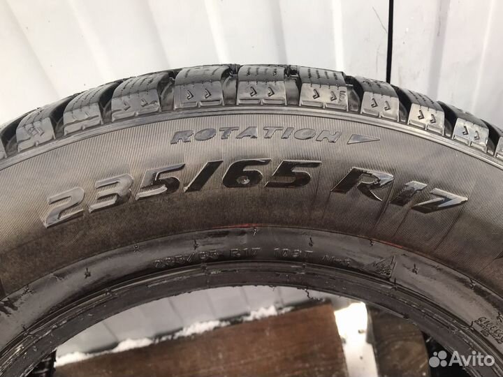 Pirelli Ice Zero 235/65 R17