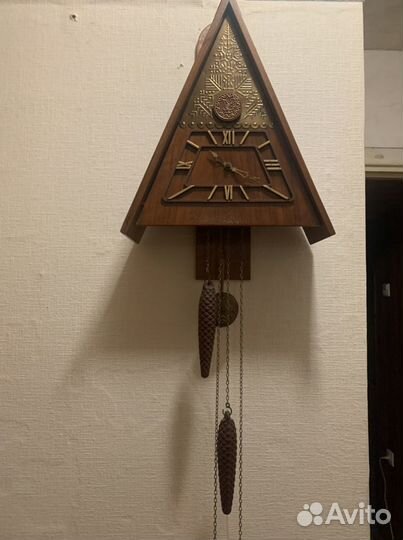 Часы настенные с кукушкой маяк
