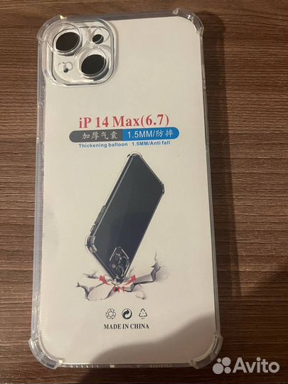 Прозрачный чехол на iPhone 14+