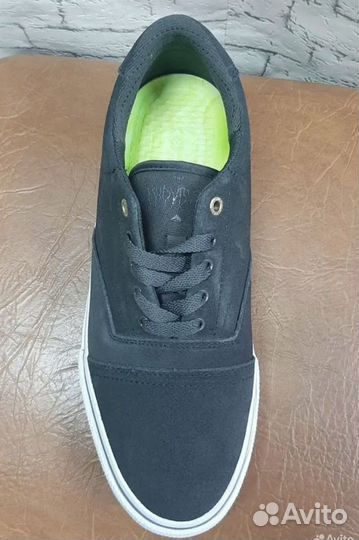 Кроссовки мужские 42 размер