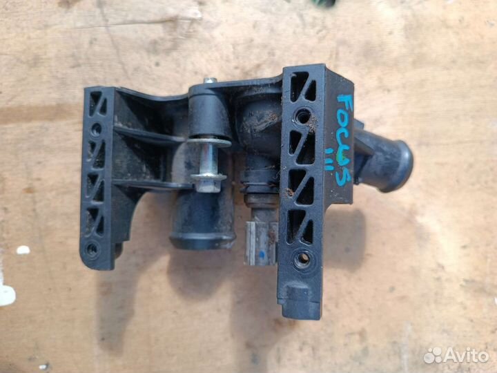 Корпус термостата Ford Focus 3 7m5g8k556ac