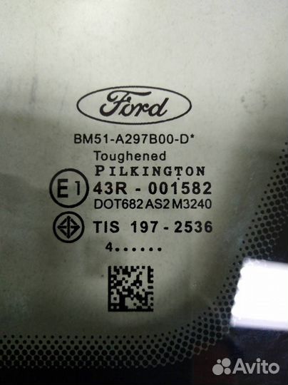 Стекло кузовное глухое правое Ford Focus 3 2011