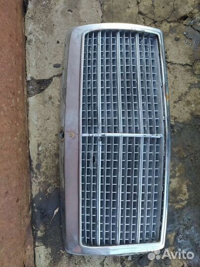 Решотка радиатора мерседес бенс 124 Mercedes Benz