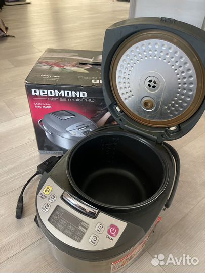 Redmond RMC-M4500 мультиварка