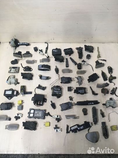 Датчик управления мерседес W211 2118213151