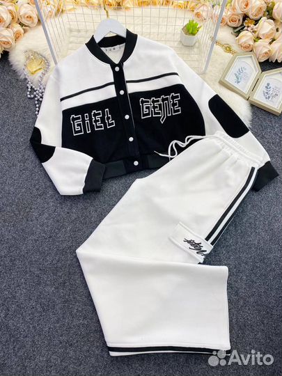 Спортивный костюм женский теплыйна флисе