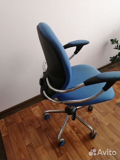 Компьютерное кресло