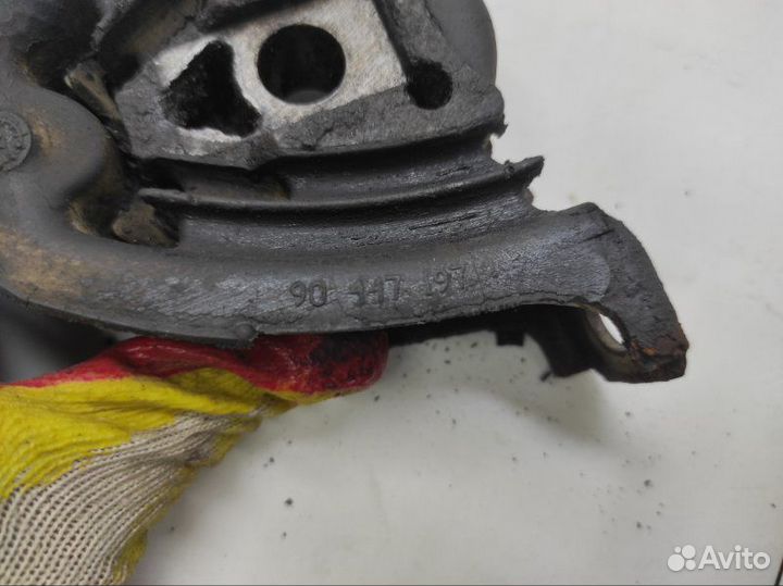 Подушка редуктора Opel Omega B седан 2.0 1994