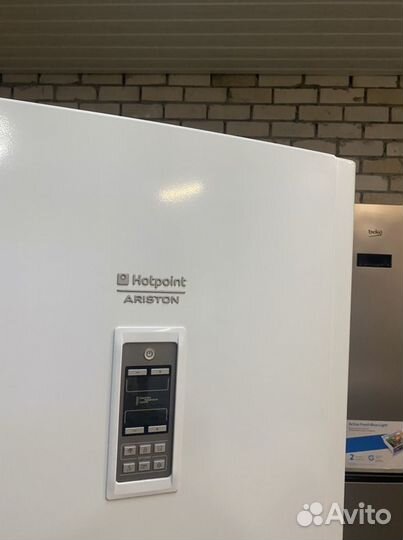 Холодильник Hotpoint Ariston No frost (2.камеры)