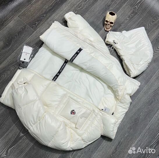 Пуховик Moncler