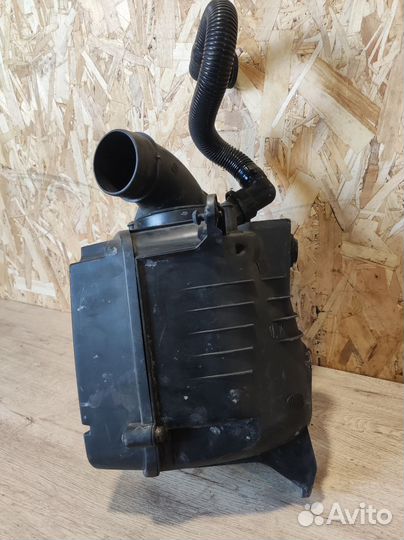 Корпус воздушного фильтра Skoda Octavia A5