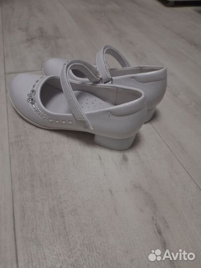 Туфли для девочки нарядные 30