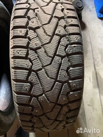 Pirelli Ice Zero 215/50 R17 104W