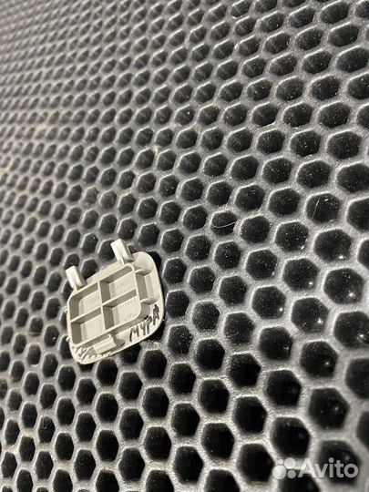 Заглушка обшивки средней стойки murano z50