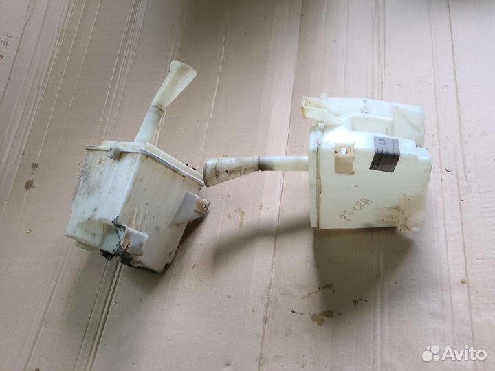 Бачок омывателя стекла Nissan Primera P11