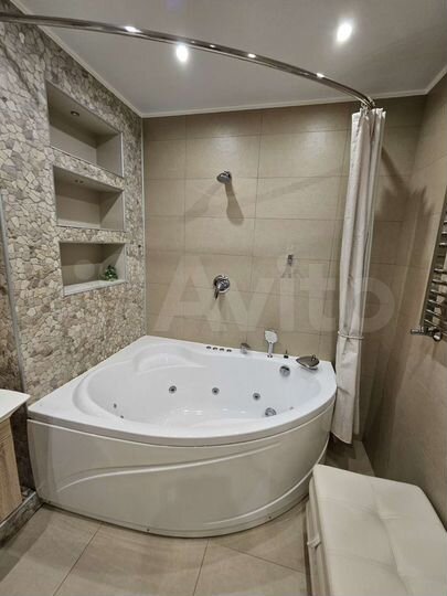 3-к. квартира, 130 м², 4/10 эт.