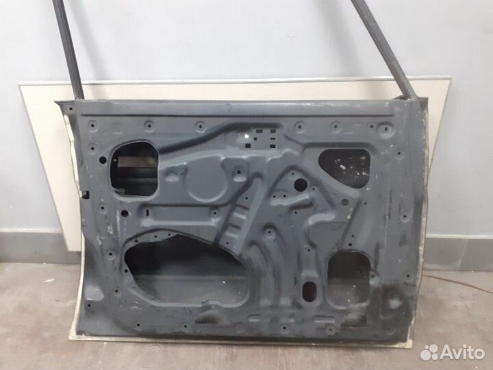Дверь передняя левая Toyota Land Cruiser Prado