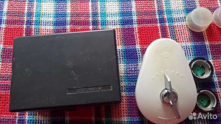 Заводная-механическая бритва спутник-2