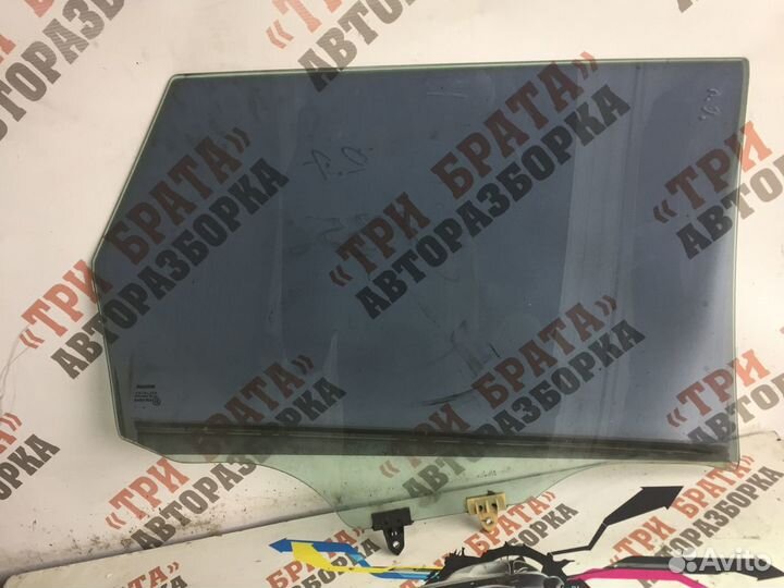 Ниссан Примьера стекло заднее левое