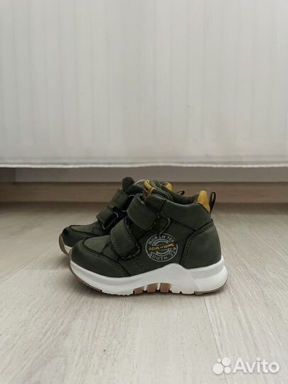 Кроссовки детские