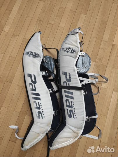 Вратарские щитки Pallas