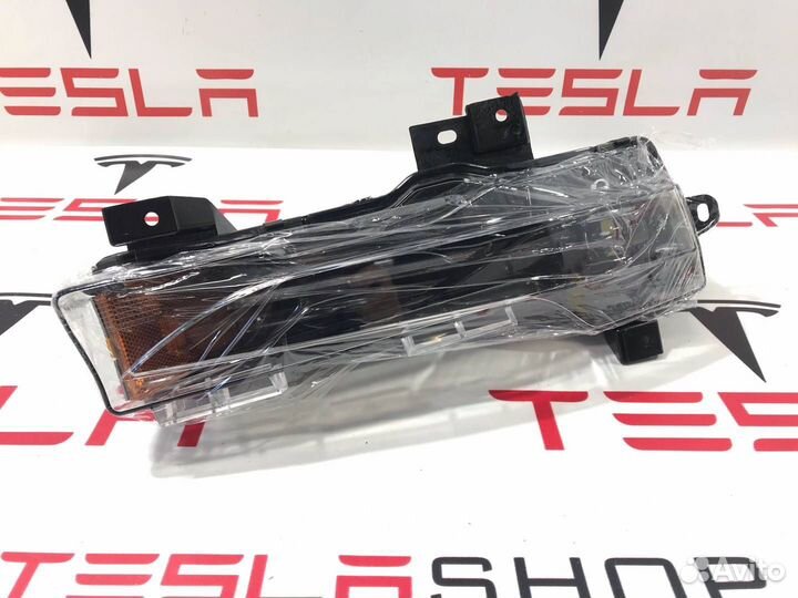 Фара противотуманная правая Tesla Model 3 2020