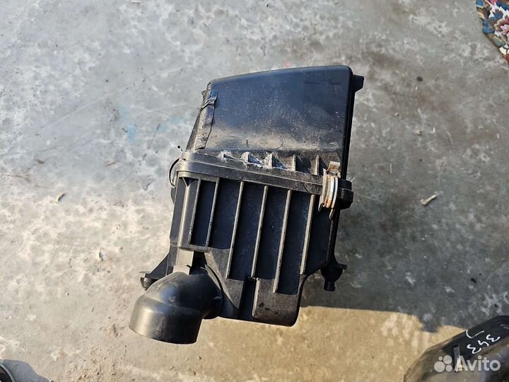 Корпус воздушного фильтра Mazda CX-7