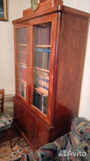 Старинный буфет,трюмо,шкаф,кровать,тумбочка