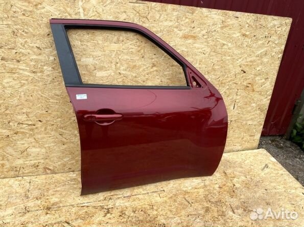 Дверь передняя правая Nissan Juke