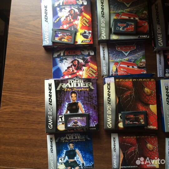 Game boy advanced и комплект игр к нему