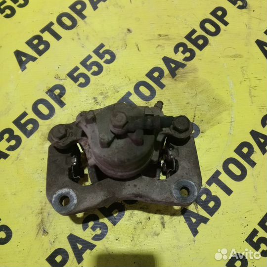 Супорт правый Mitsubishi Lancer Cedia