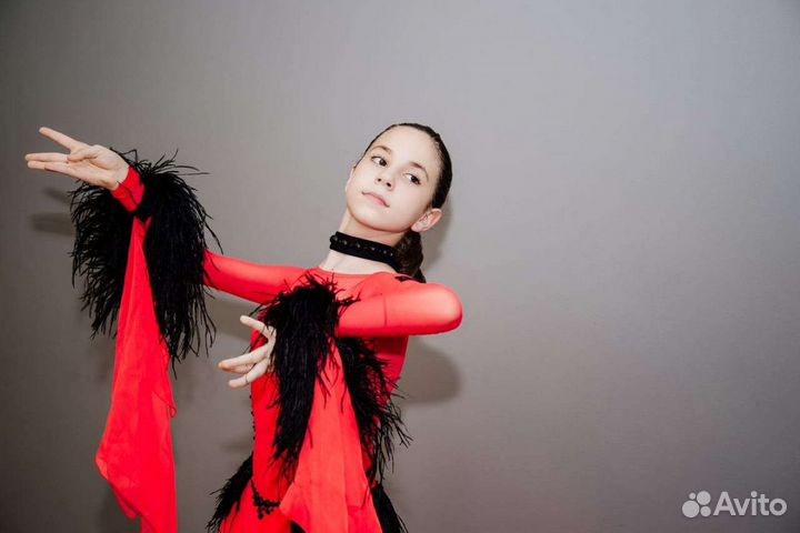 Турнирное платье для бальных танцев